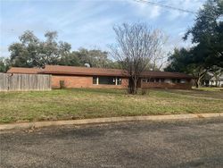 Bank Foreclosures in HEARNE, TX