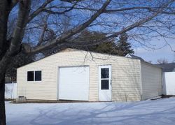 Bank Foreclosures in ARLINGTON, IA