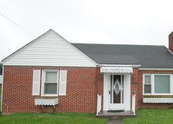 Bank Foreclosures in MAURERTOWN, VA