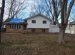 Bank Foreclosures in CLARENDON HILLS, IL