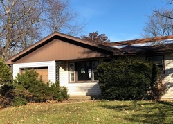 Bank Foreclosures in CRYSTAL LAKE, IL