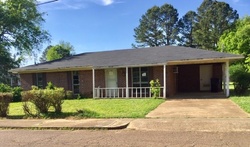 Bank Foreclosures in HOUSTON, MS