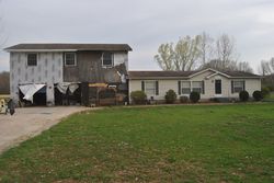 Bank Foreclosures in DENNISON, IL