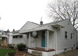 Bank Foreclosures in ROYAL OAK, MI