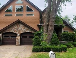 Bank Foreclosures in WALLED LAKE, MI