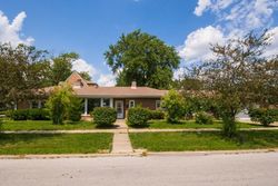 Bank Foreclosures in OAK LAWN, IL
