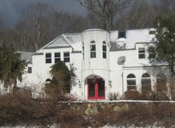 Bank Foreclosures in WOODBRIDGE, CT