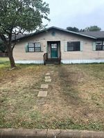 Bank Foreclosures in GIDDINGS, TX