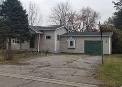 Bank Foreclosures in CROSWELL, MI