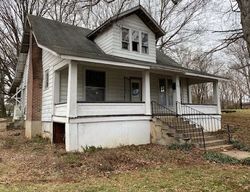 Bank Foreclosures in HORSE CAVE, KY