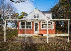 Bank Foreclosures in PINEY POINT, MD