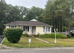 Bank Foreclosures in YAPHANK, NY