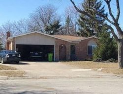 Bank Foreclosures in STERLING HEIGHTS, MI