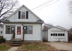 Bank Foreclosures in NEWTON, IA