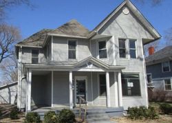 Bank Foreclosures in HENRY, IL