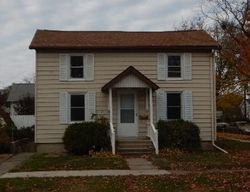 Bank Foreclosures in WAVERLY, IA