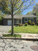 Bank Foreclosures in OYSTER BAY, NY