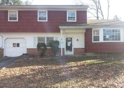 Bank Foreclosures in GREENLAWN, NY