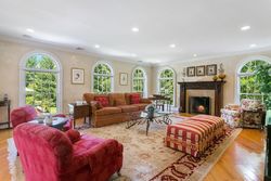 Bank Foreclosures in MANHASSET, NY