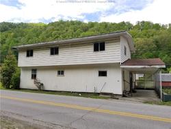 Bank Foreclosures in HOLDEN, WV