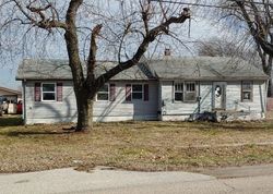 Bank Foreclosures in EAST CARONDELET, IL