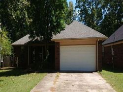 Bank Foreclosures in MAUMELLE, AR