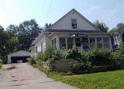 Bank Foreclosures in NEWTON, IA