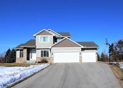 Bank Foreclosures in CIRCLE PINES, MN