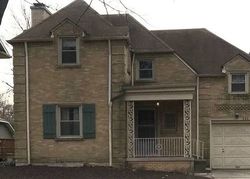 Bank Foreclosures in RIVERSIDE, IL