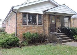 Bank Foreclosures in ELMWOOD PARK, IL