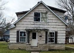 Bank Foreclosures in SALEM, IL