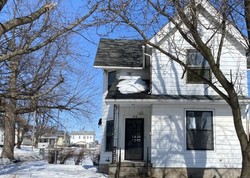 Bank Foreclosures in CLINTON, IA