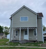 Bank Foreclosures in CLINTON, IA