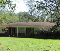 Bank Foreclosures in HAZLEHURST, GA