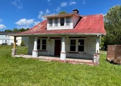 Bank Foreclosures in RICHLANDS, VA