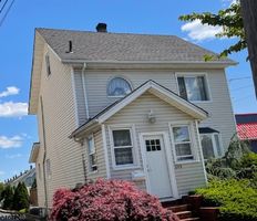 Bank Foreclosures in CLIFTON, NJ