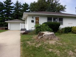 Bank Foreclosures in GRUNDY CENTER, IA