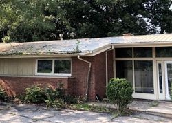 Bank Foreclosures in EFFINGHAM, IL