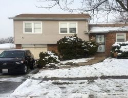 Bank Foreclosures in COUNTRY CLUB HILLS, IL