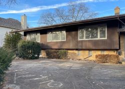 Bank Foreclosures in GLENCOE, IL