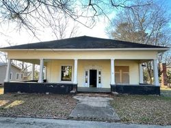 Bank Foreclosures in LOUISVILLE, MS