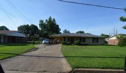 Bank Foreclosures in CLEVELAND, MS