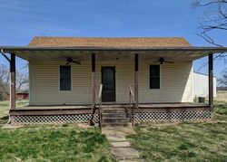 Bank Foreclosures in CHESTERFIELD, IL