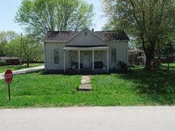 Bank Foreclosures in LYNNVILLE, IN