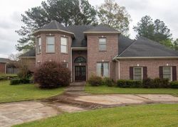 Bank Foreclosures in CLINTON, MS