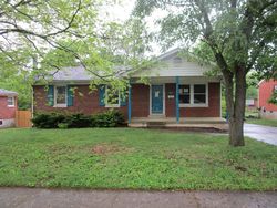 Bank Foreclosures in VERSAILLES, KY