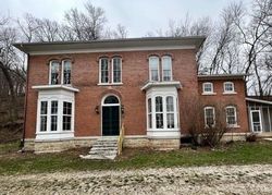 Bank Foreclosures in DECORAH, IA