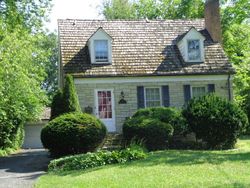 Bank Foreclosures in LAKE FOREST, IL
