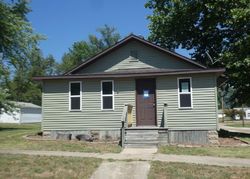 Bank Foreclosures in MEREDOSIA, IL