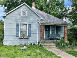 Bank Foreclosures in CLINTON, IN